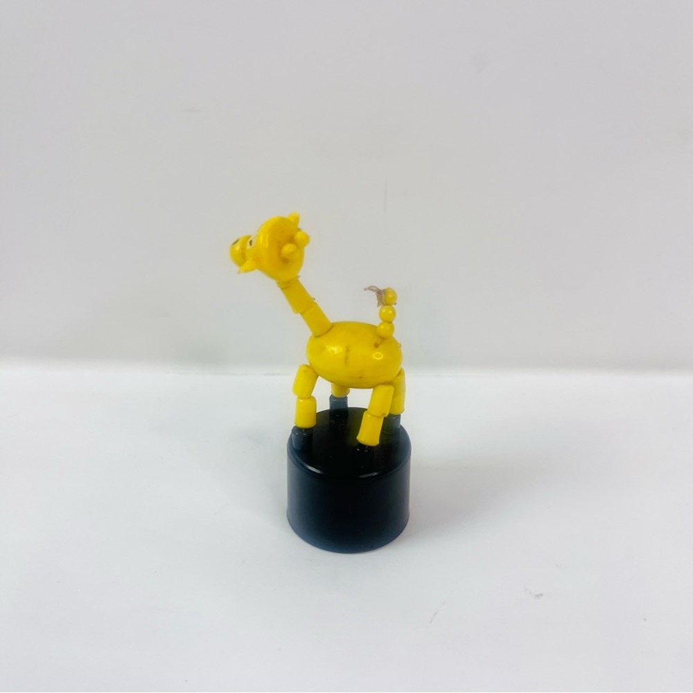 Vintage 1970s Yellow Cow Puppet Toy Made in Hong Kong Hard Plastic - Picture 3 of 8